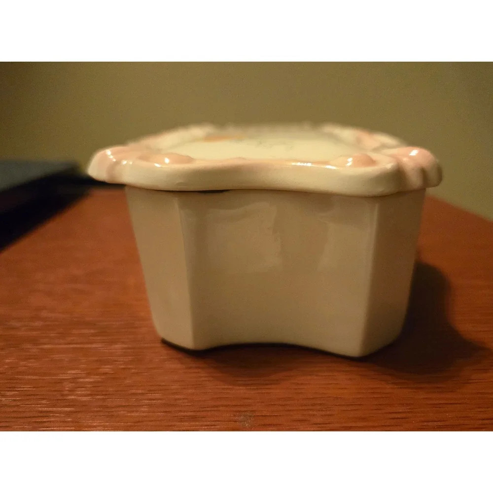 Unmarked vintage ceramic